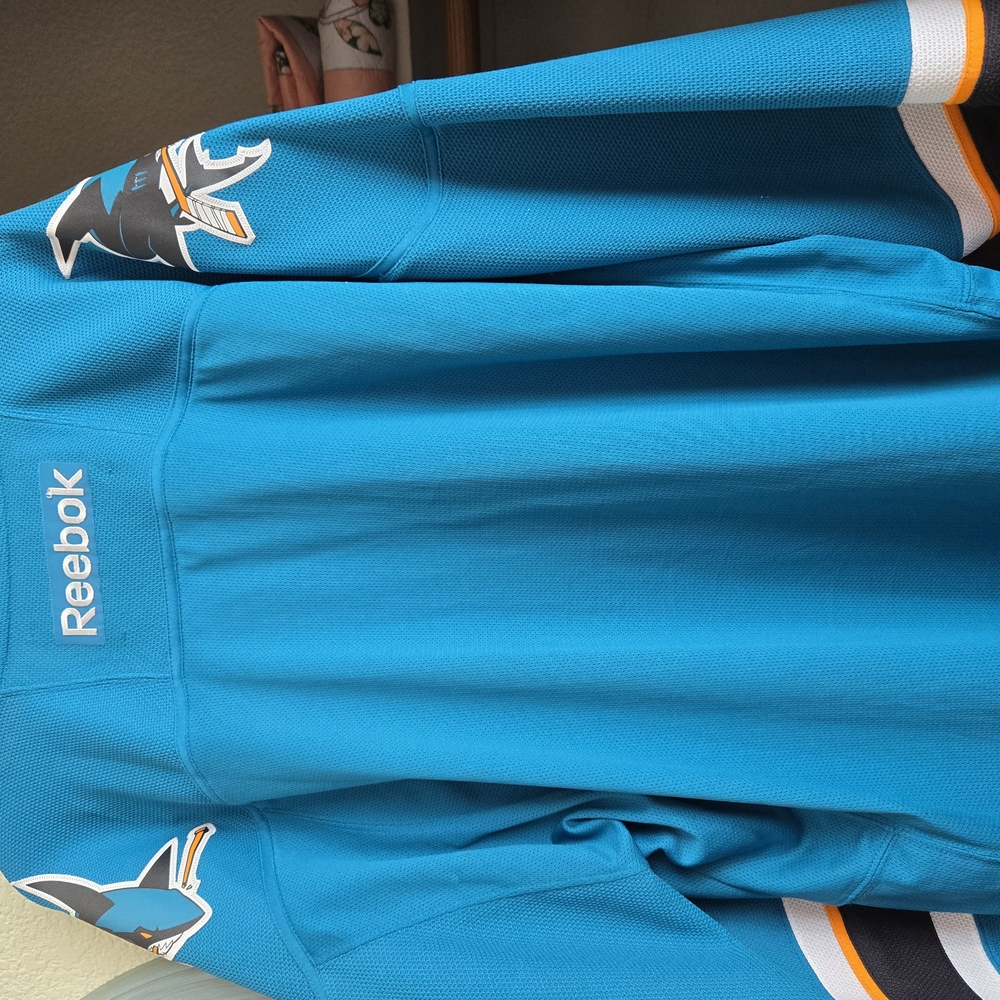 Reebok San Jose Sharks Jersey! Excellent Condition!